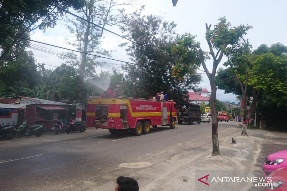 Gugus Tugas Penanganan COVID-19 Kolaka lakukan penyemprotan disinfektan