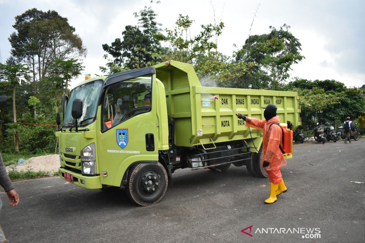 Dinilai rentan terinfeksi COVID-19, petugas kebersihan Payakumbuh dibekali alat pelindung diri