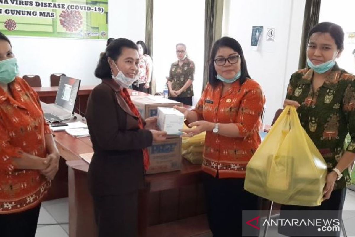 PWKI Gumas salurkan bantuan ke Posko Siaga Tanggap Darurat COVID-19