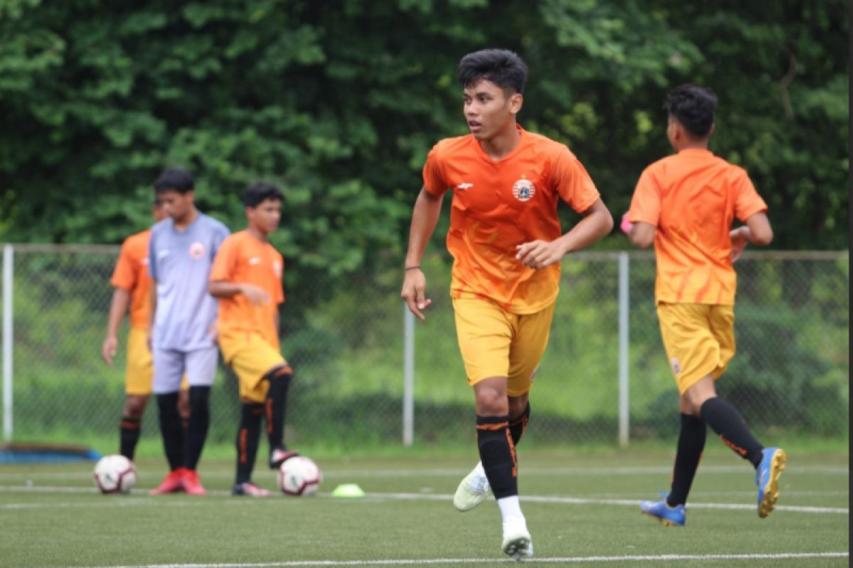 Pemain muda Persija Jakarta latihan mandiri setelah TC Piala AFF U-19 batal