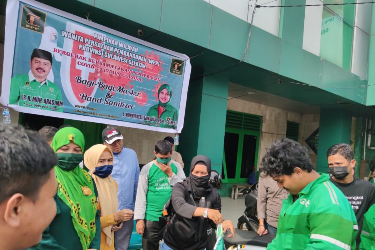 Sejumlah Parpol di Makassar bantu pemerintah perangi COVID-19