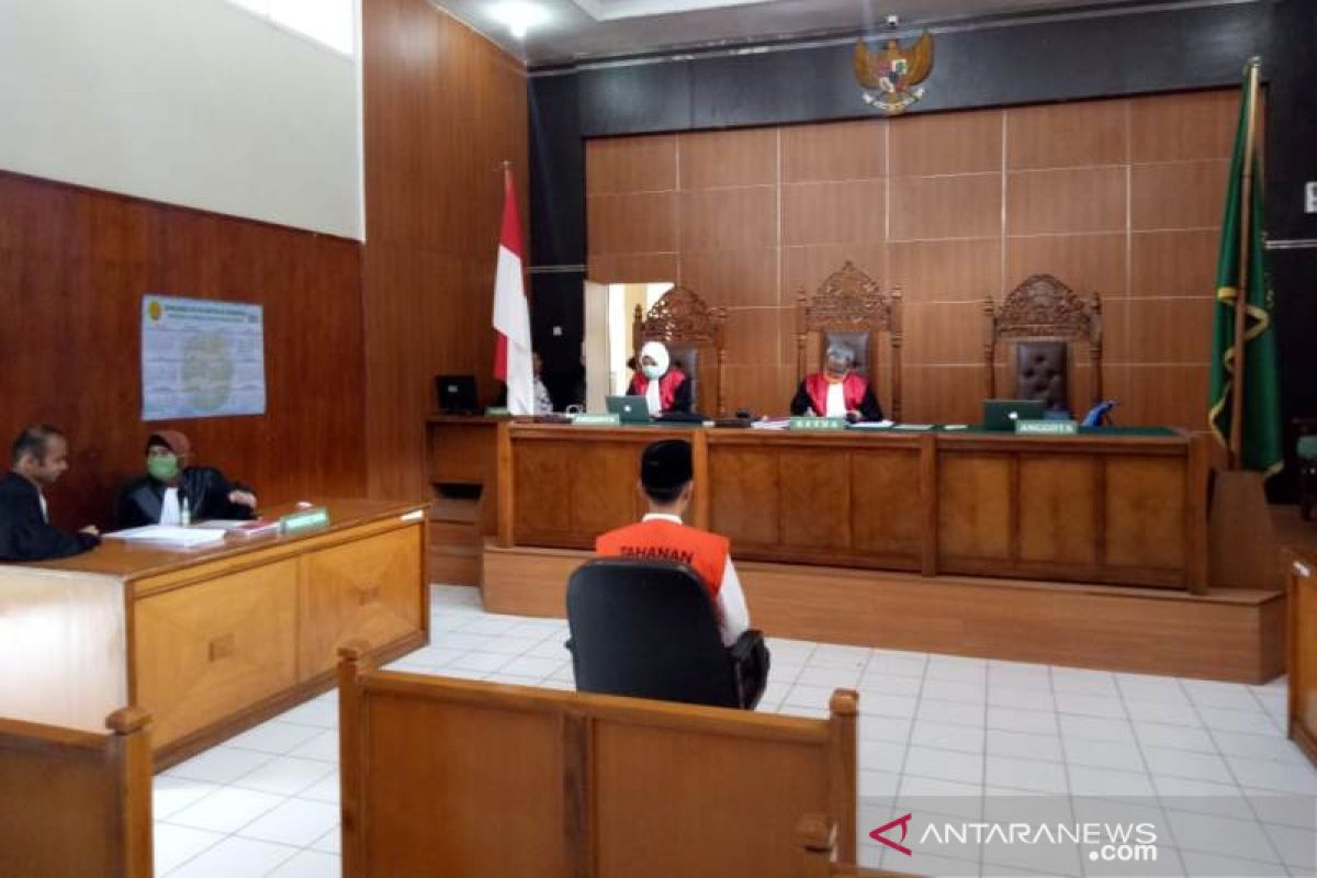 Dua terdakwa kasus pornografi Garut divonis 2,9 tahun penjara