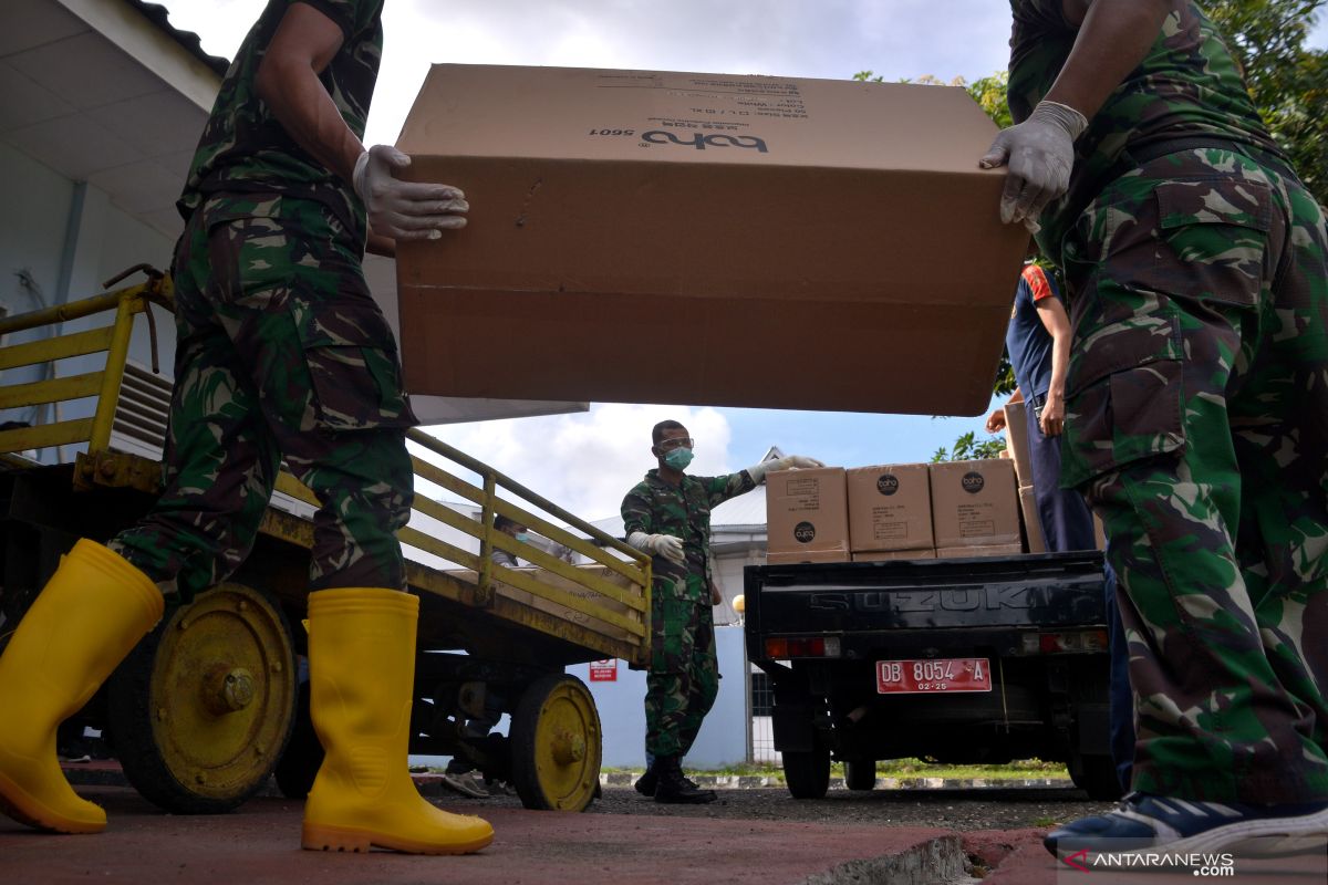 TNI distributes over 150,000 pieces of protective gear in provinces