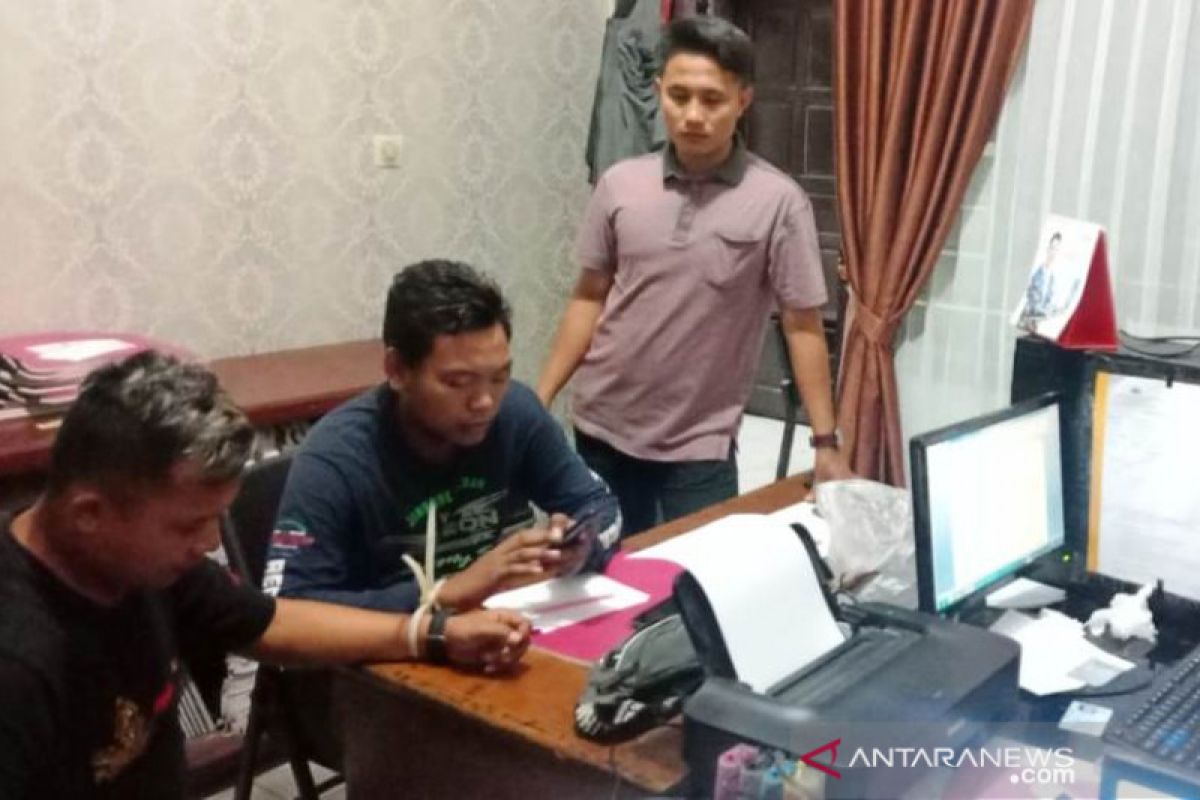 Dua pemuda asal Purbalingga dan Jombang ditangkap karena miliki sabu-sabu
