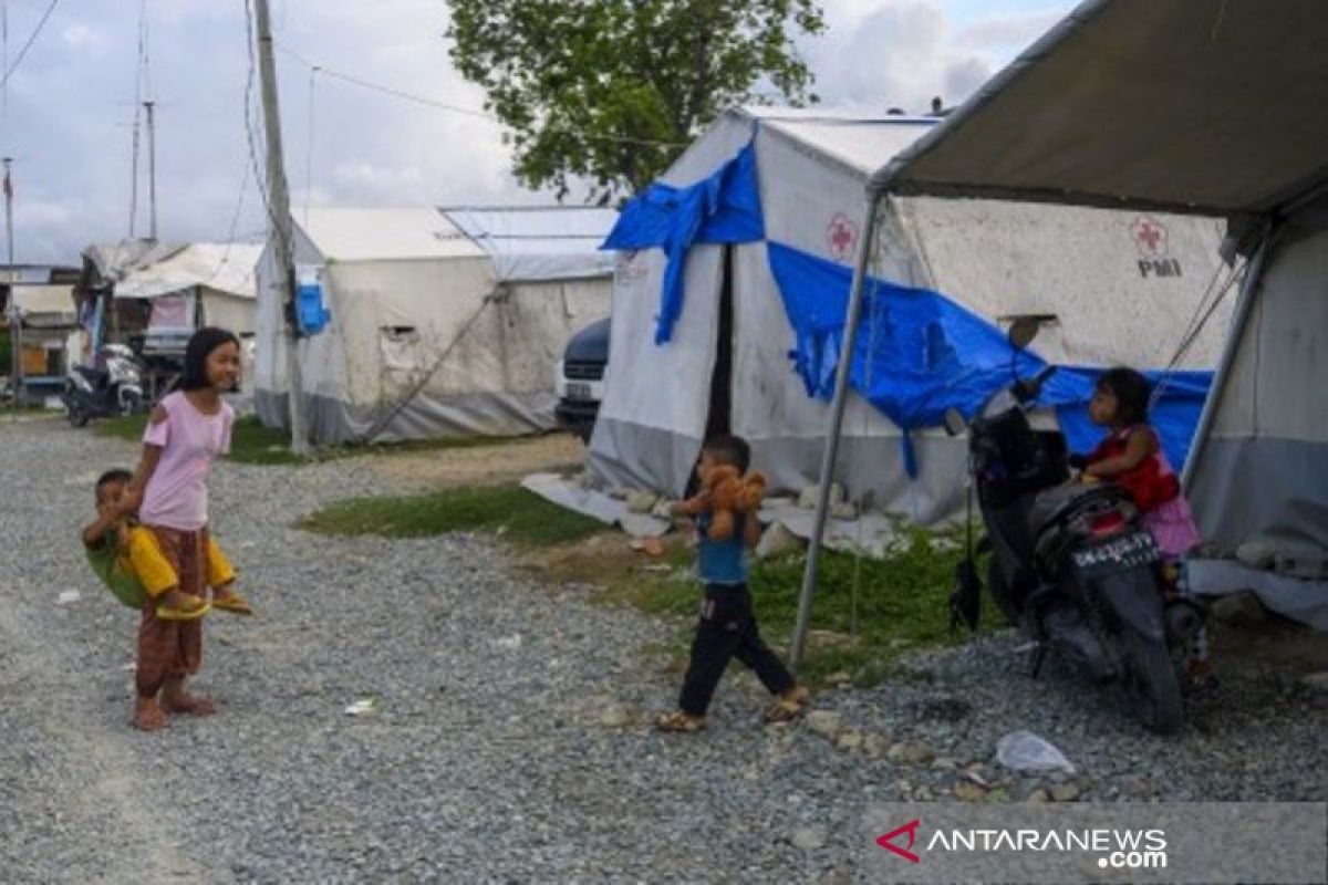 Korban gempa Palu masih banyak tinggal di tenda darurat