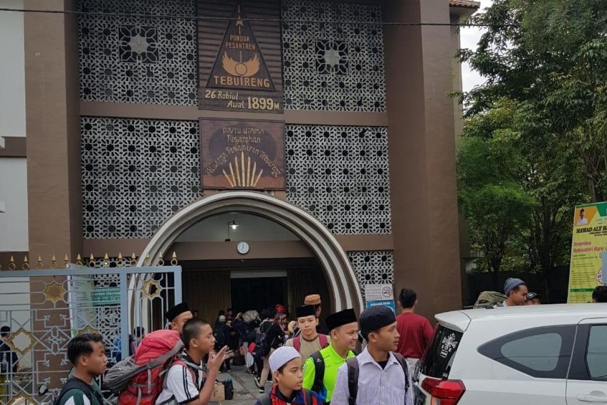 Santri Pesantren Tebuireng Jombang dipulangkan cegah penularan COVID-19