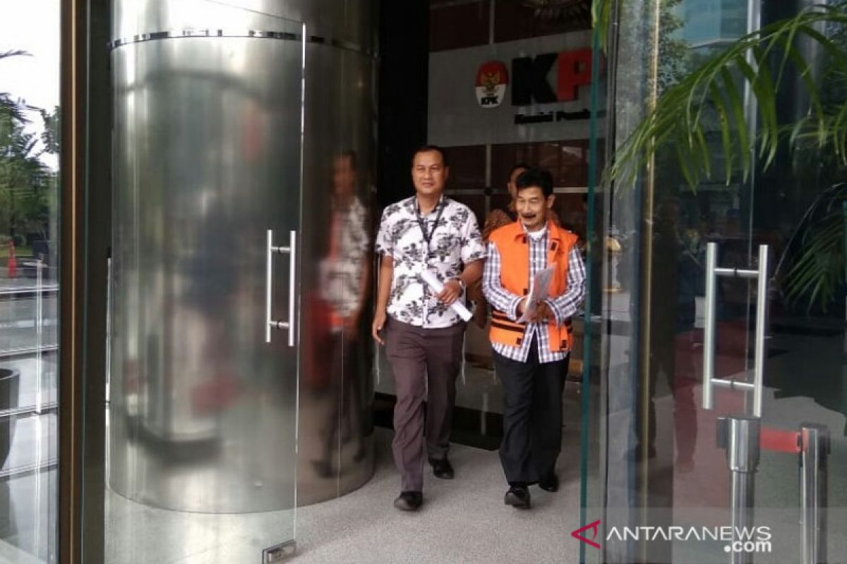 KPK perpanjang penahanan Bupati Solok Selatan nonaktif Muzni Zakaria