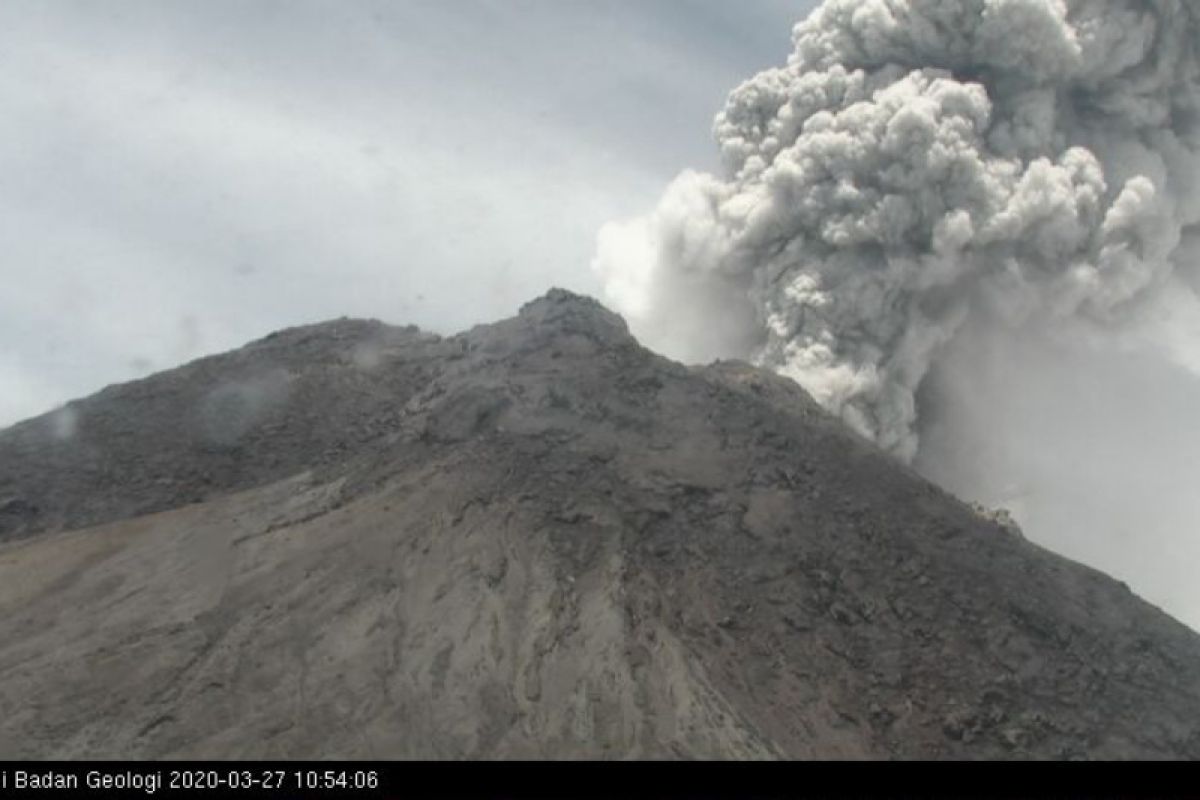 Gunung Merapi meletus ,, BPPTKG  catat  tinggi kolom asap 5.000 meter