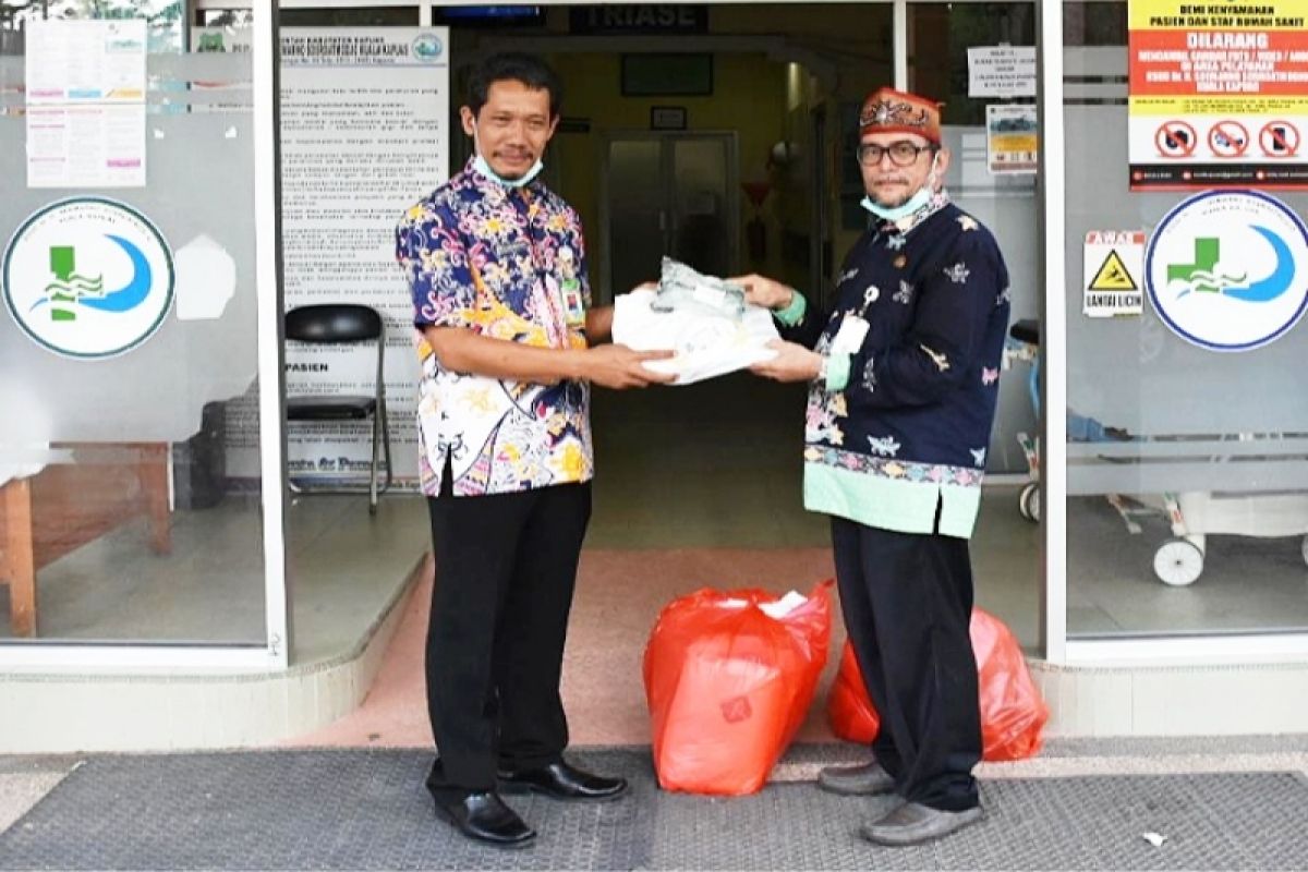 Dinas Pertanian Kapuas bantu APD untuk rumah sakit