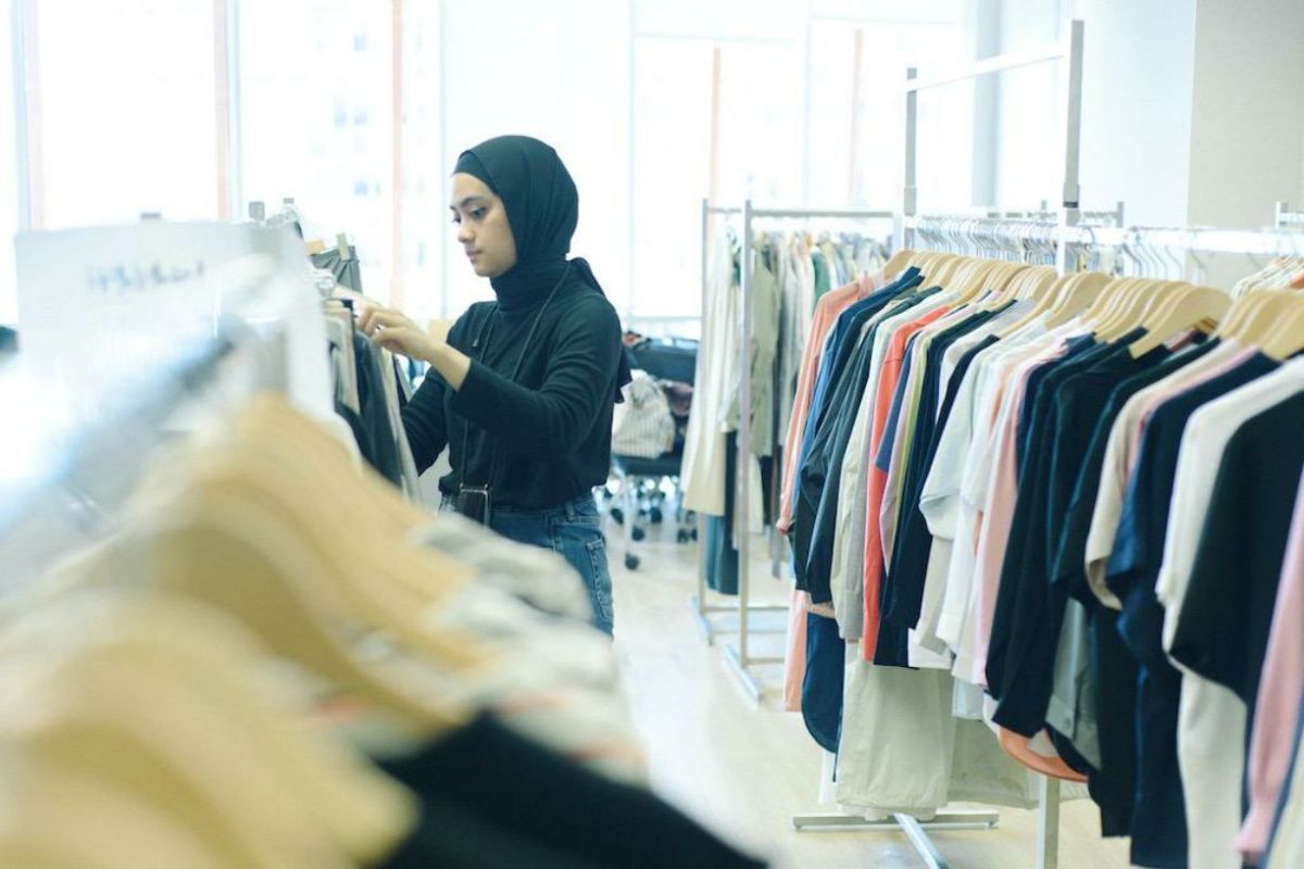 UNIQLO Indonesia gandeng Ayudia C luncurkan Panduan Modest Wear Manual untuk perempuan berhijab di Indonesia