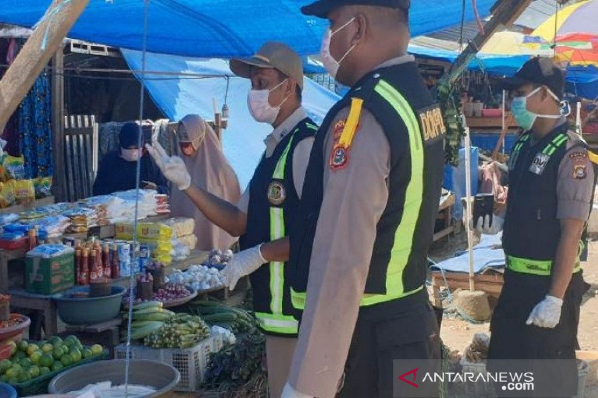 Cegah Corona, Satgas Polda Sulawesi Tenggara lakukan edukasi pasar tradisional