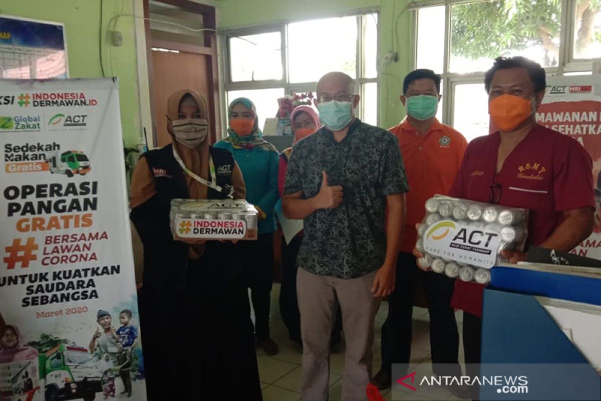 ACT salurkan makanan gratis ke tim medis Bengkulu