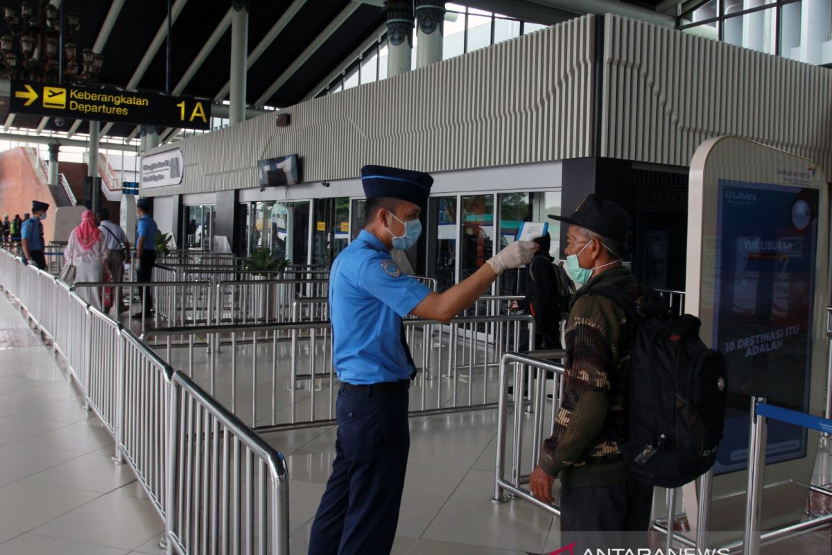 AP II : kini penumpang pesawat sudah harus berada di bandara empat jam sebelum terbang