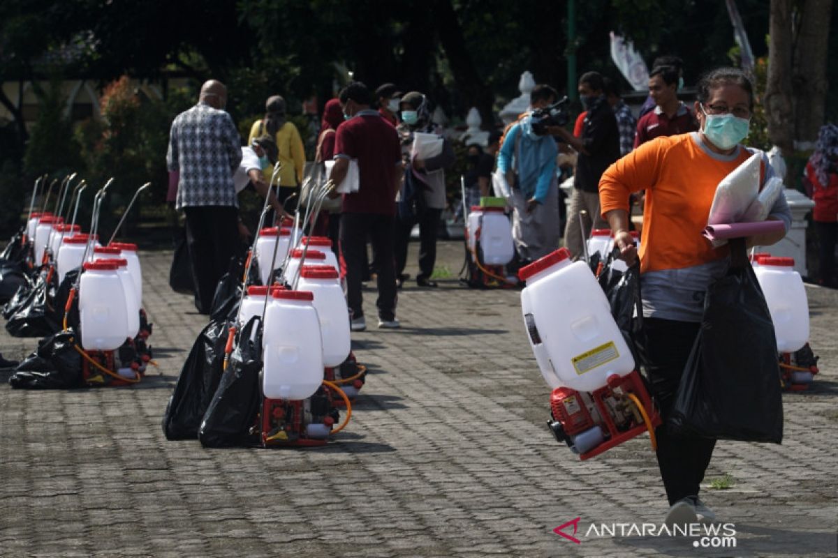 Kampung Tangguh Bencana di Yogyakarta dilatih membuat disinfektan