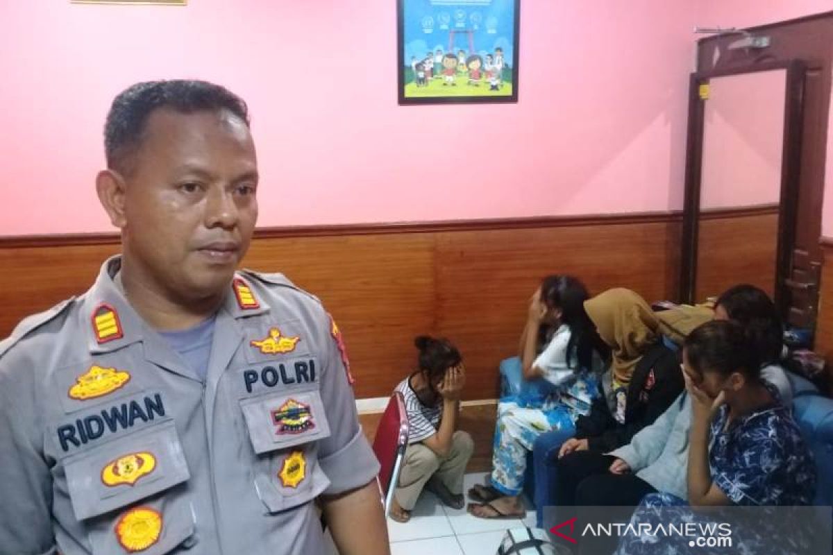 6 pasang muda mudi digerebek dalam satu kamar hotel, sebagian besar di bawah umur