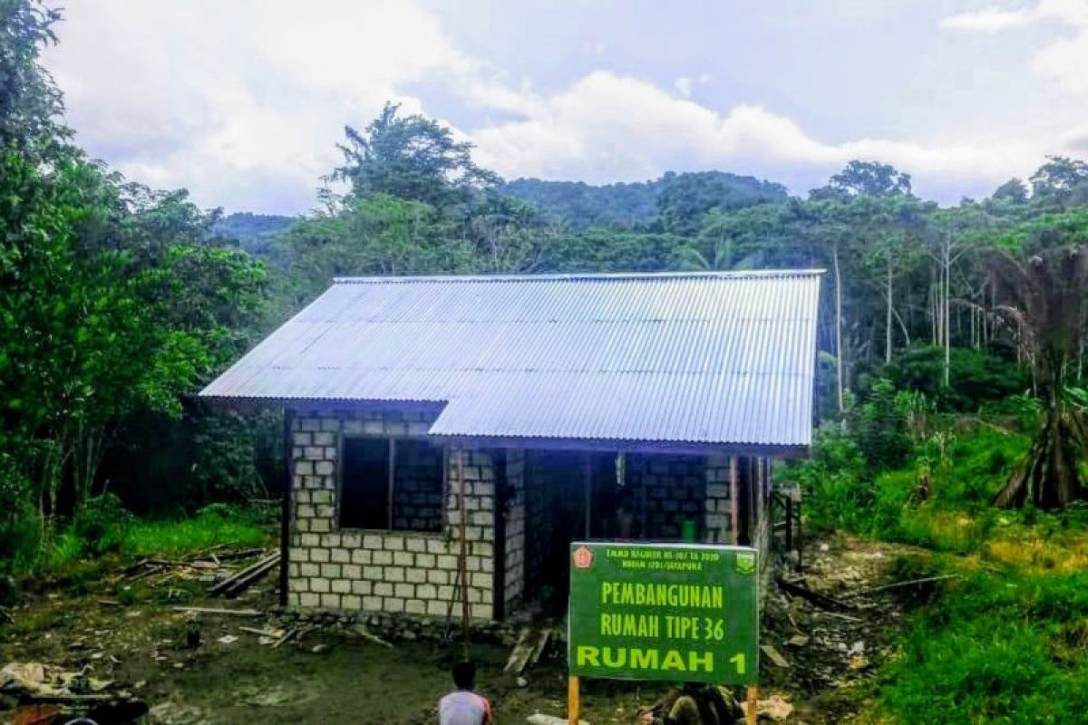 Bangunan rumah TMMD di Kampung Kibay masuki tahap finishing