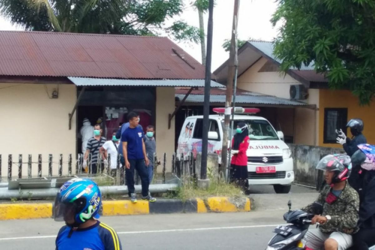 Seorang pejabat Kejari Mamuju dievakuasi ke RSUD Provinsi Regional Sulbar