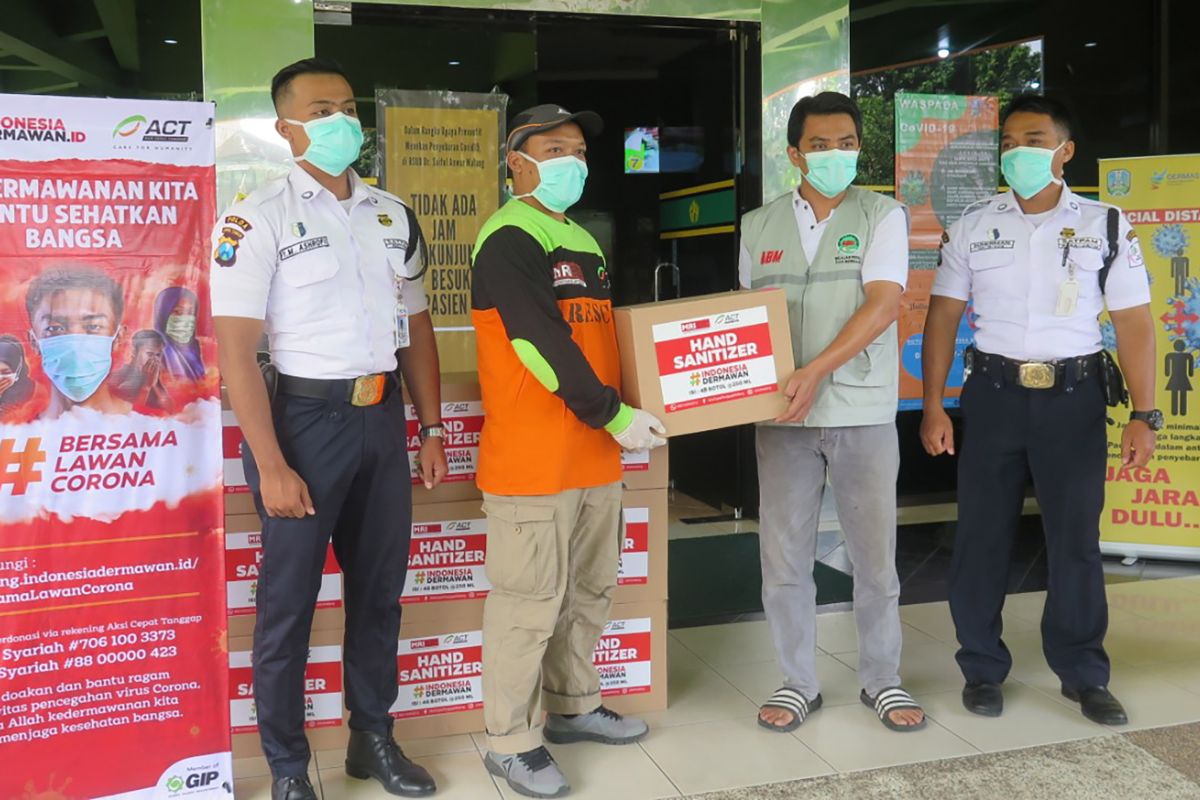 ACT Malang salurkan 1.000 botol cairan pembersih tangan