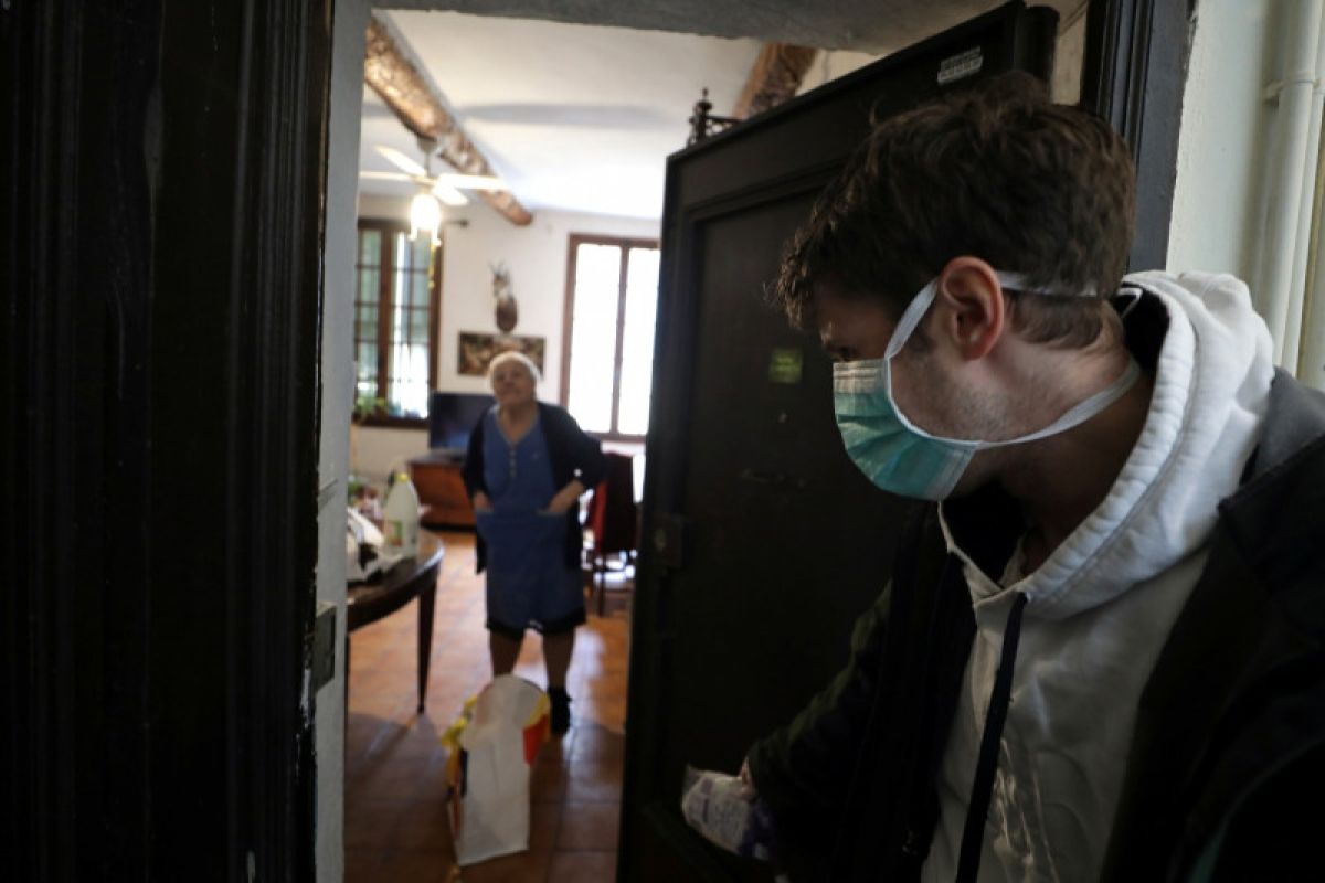 Sejak wabah virus corona, 570 penghuni panti jompo di Prancis meninggal