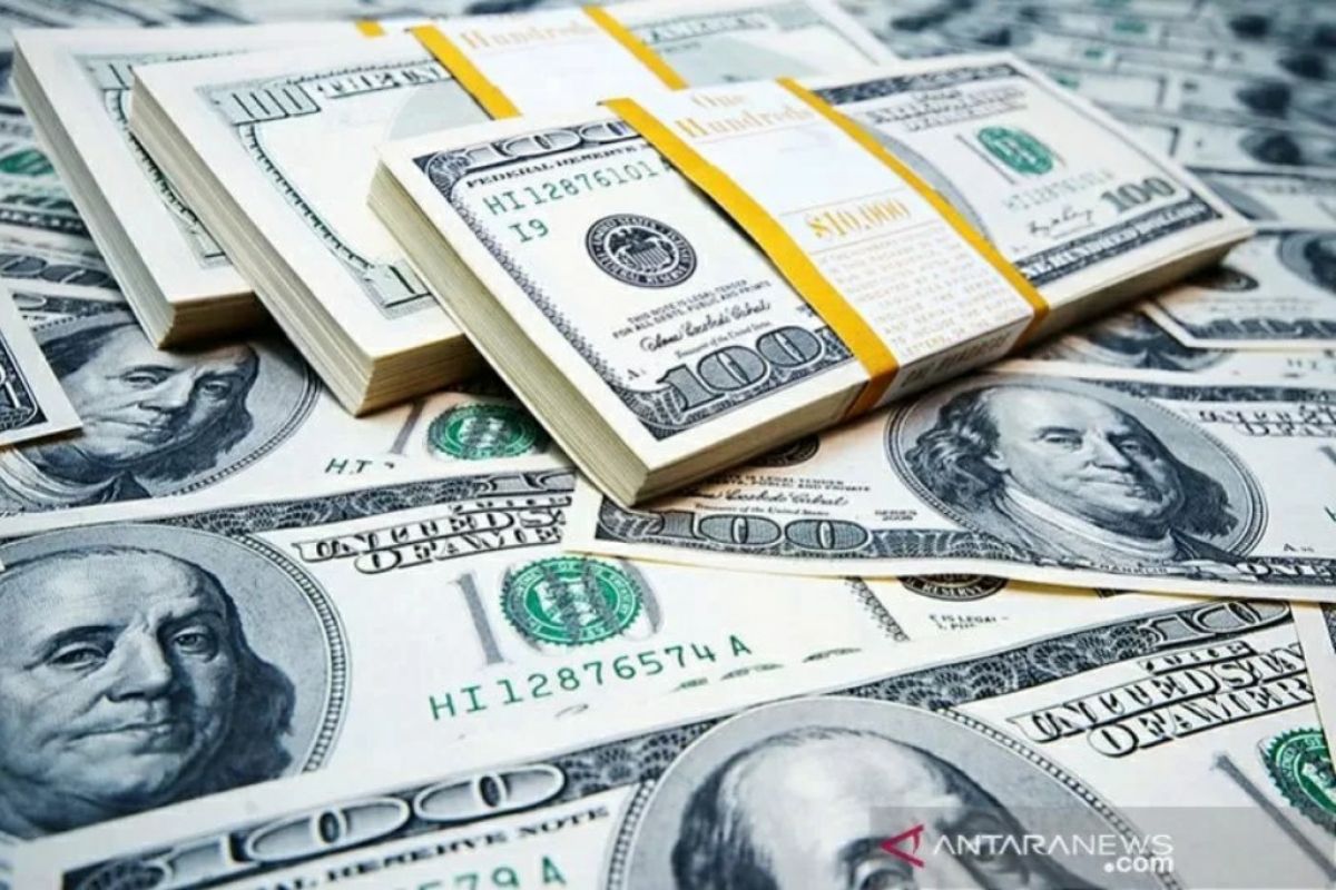 Dolar melemah ketika Fed pasok cukup likuiditas ke sistem keuangan global