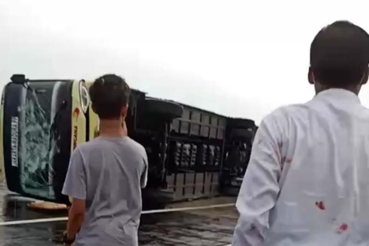 Polisi  Nganjuk masih usut kejadian bus slip di tol Trans Jawa