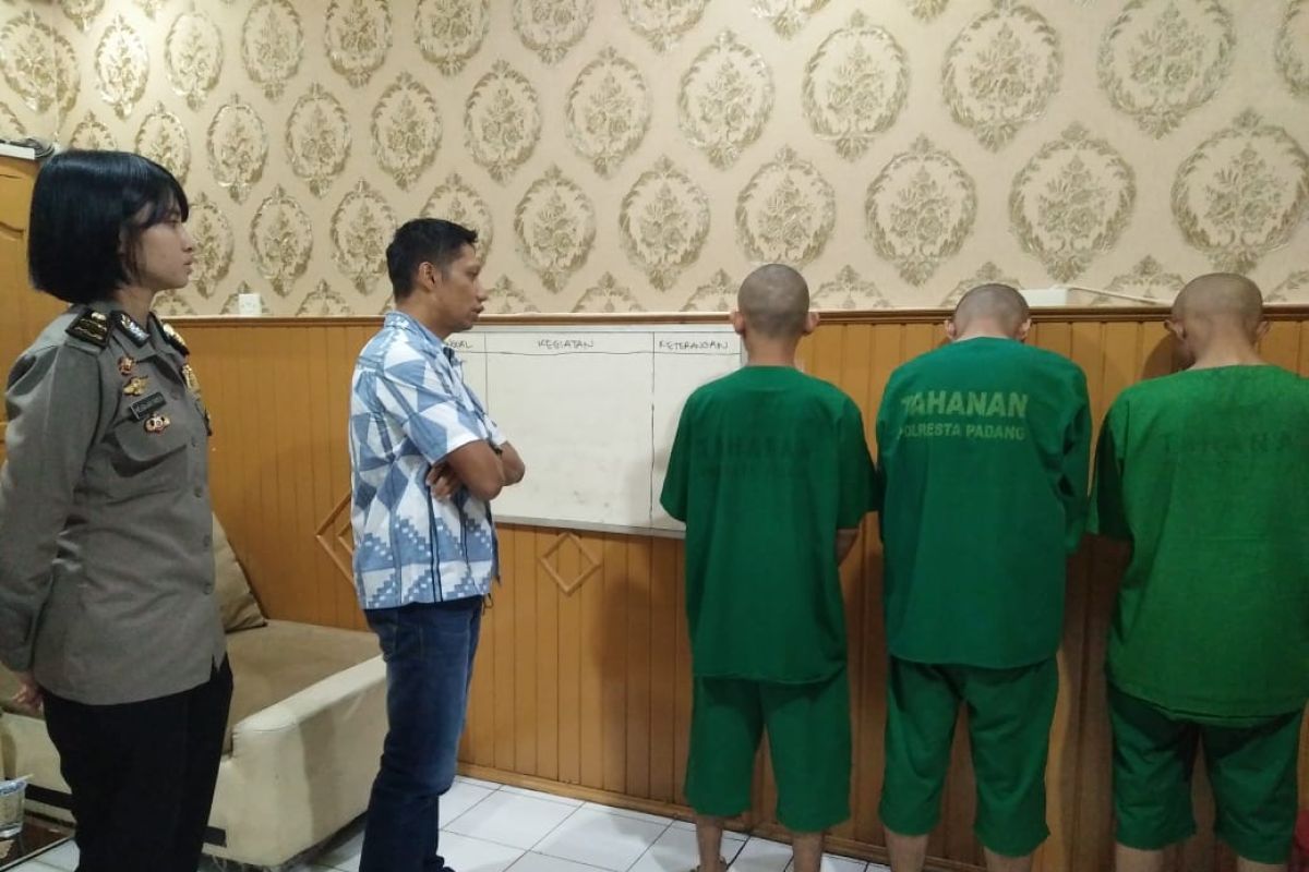 Peristiwa penggerebekan belasan remaja di kamar hotel, polisi tetapkan tiga tersangka