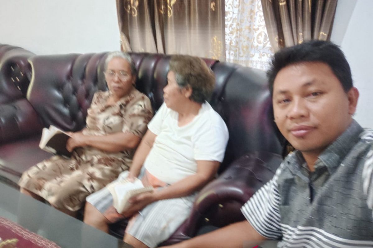 Umat Nasrani Gorontalo Utara beribadah di rumah