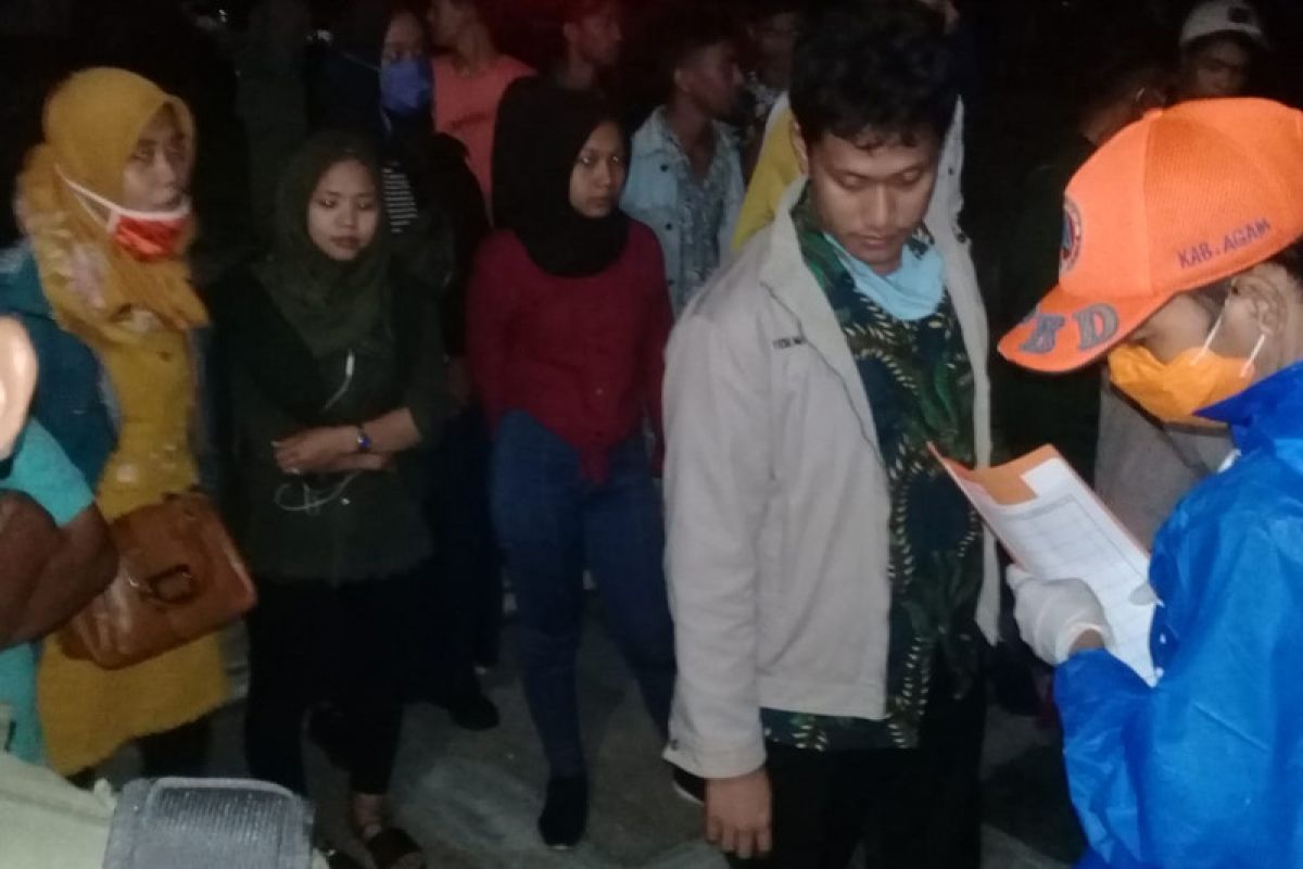 Pemerintah Kabupaten Agam periksa penumpang bus dari luar Sumbar