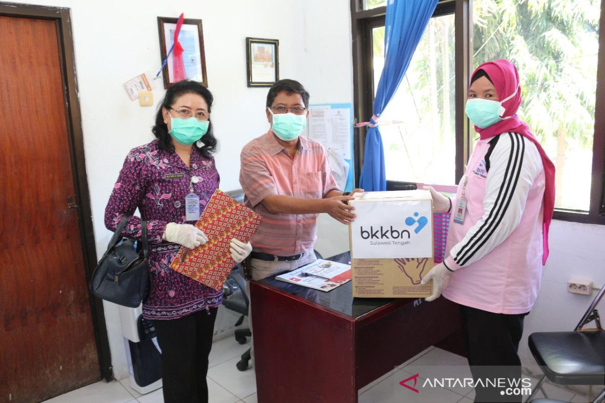 BKKBN Sulteng  distribusi 3.840 APD untuk rumah sakit dan puskesmas