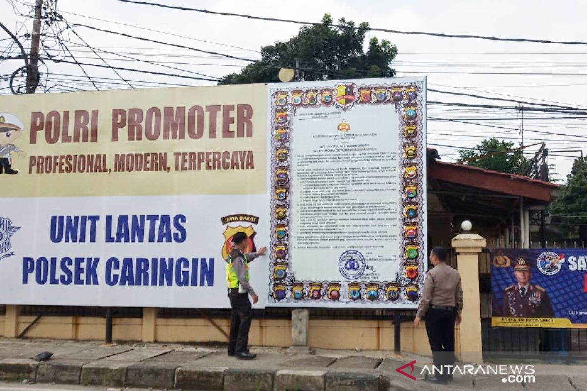 Polsek Caringin Bogor pajang Maklumat Kapolri ukuran raksasa