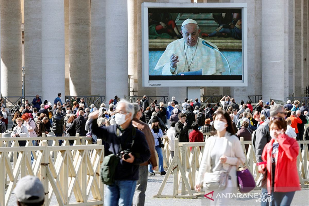 Vatikan umumkan hasil tes, Paus dan ajudan tidak terpapar corona
