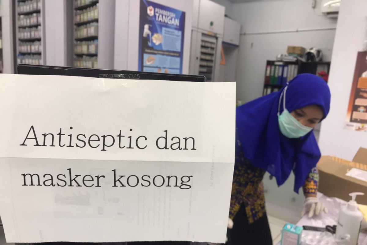 Masker dan hand sanitizer masih kosong di Gorontalo