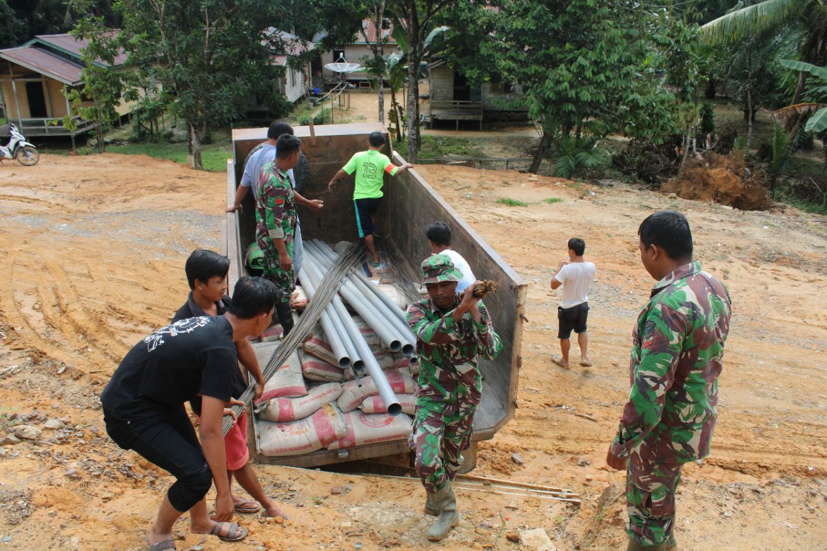 Tuntaskan pekerjaan material harus siap sedia