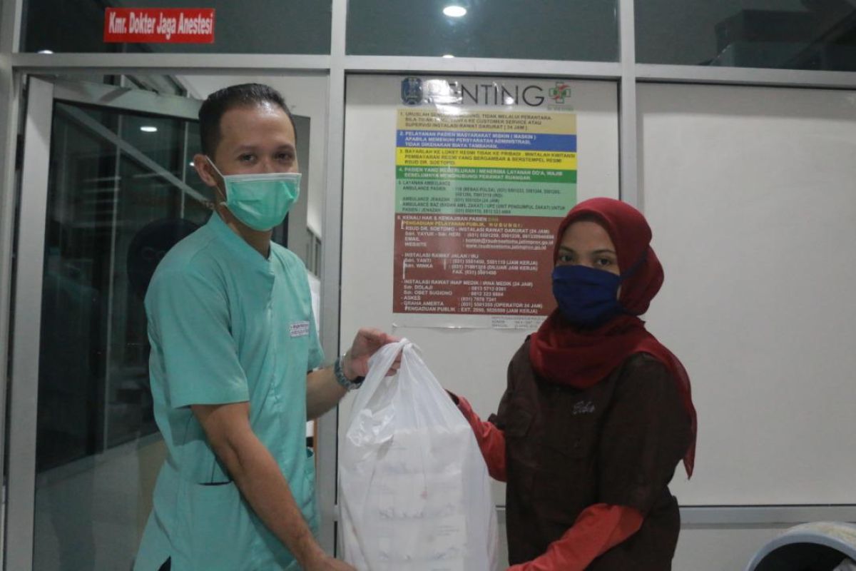 Bober Cafe bantu konsumsi dokter RSUD  dr Soetomo Surabaya