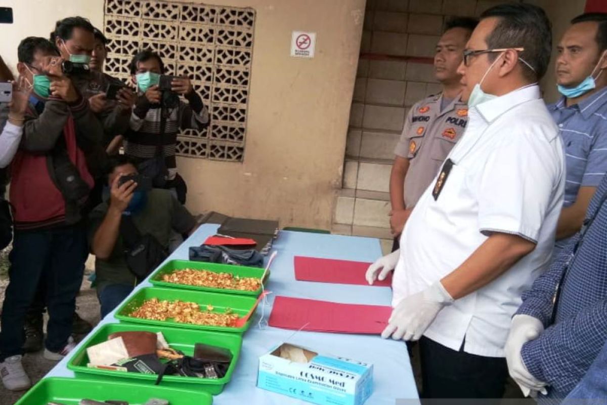 Polda Sumsel kembangkan kasus  perampokan toko emas