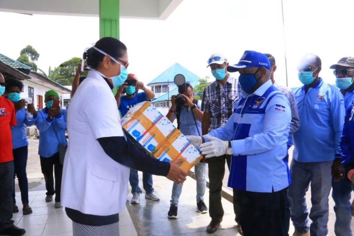 Demokrat Papua bantu 1.000 masker untuk RSUD Wamena