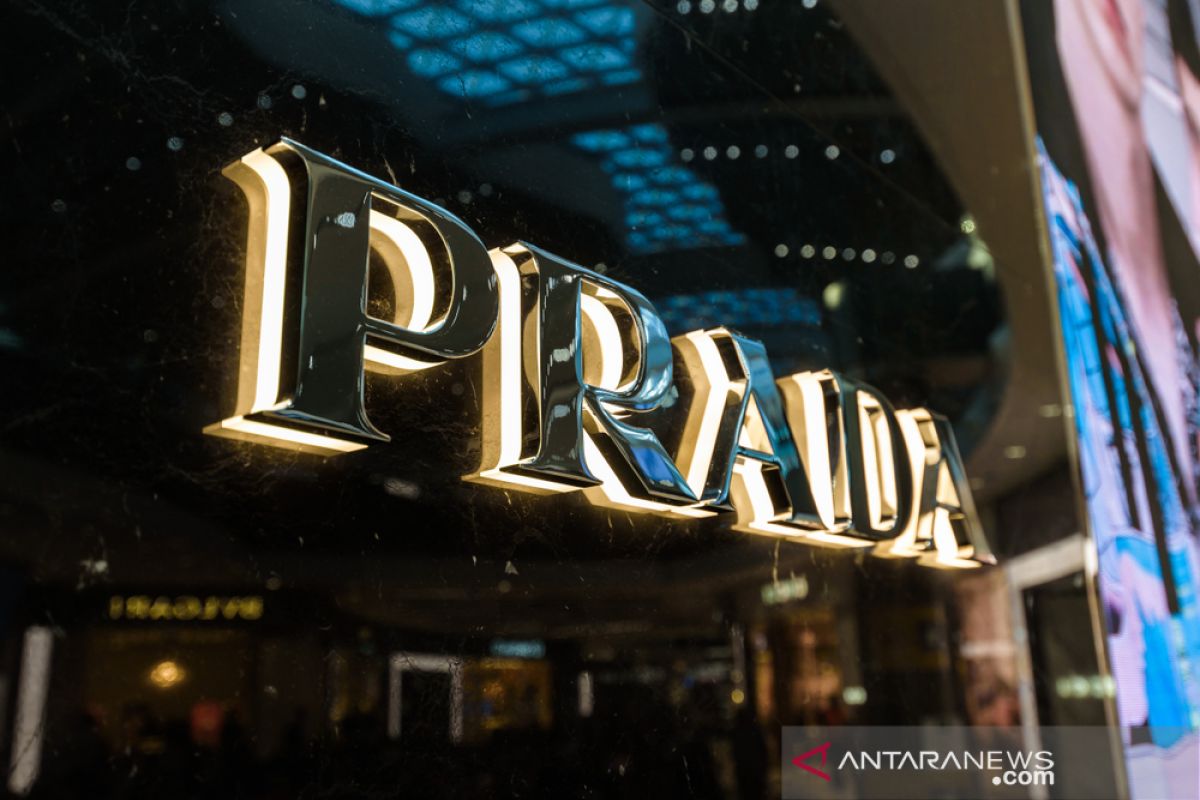 Prada hingga Gucci buat dan sumbang masker untuk pekerja medis