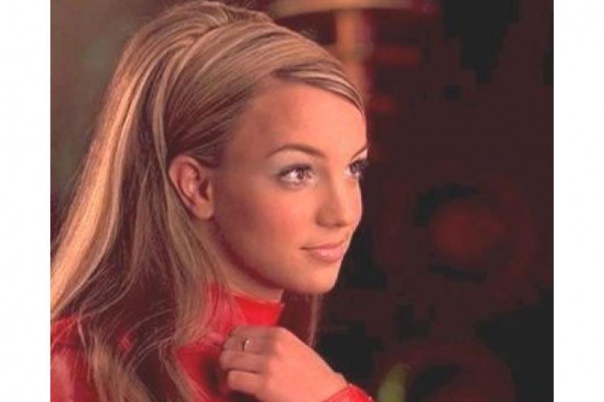 Britney Spears kenang 20 tahun lagu "Oops...I Did It Again"