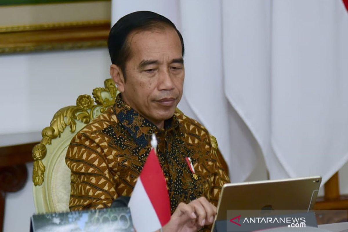 Presiden Jokowi salurkan bansos tambahan sembako senilai Rp600 ribu/bulan