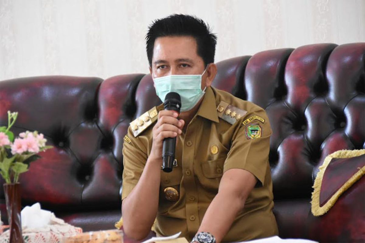 Barito Utara bagikan sembako kepada warga miskin terdampak COVID-19