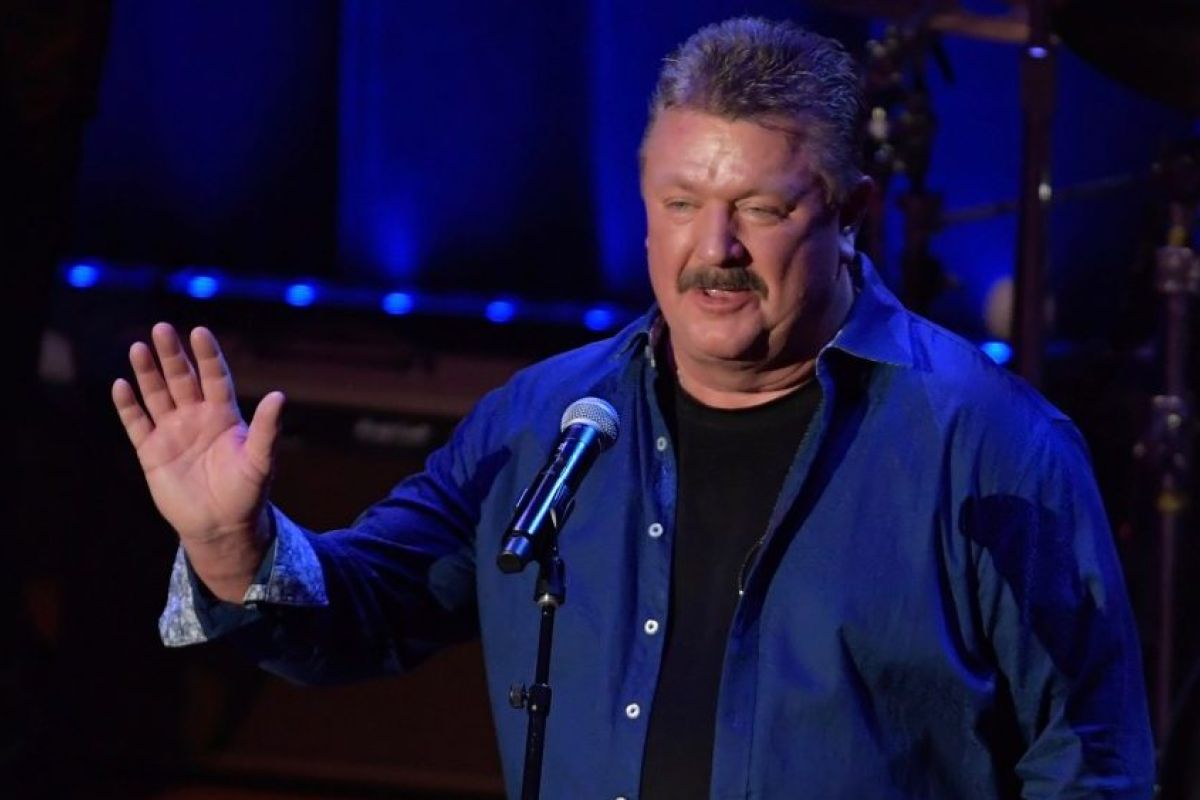 Musisi country Joe Diffie meninggal karena corona