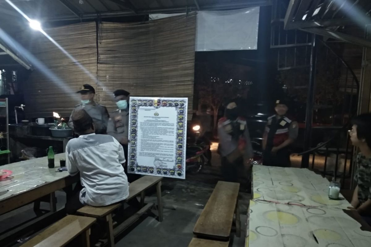 Cegah penyebaran COVID-19, Polres Bangka Barat gencarkan patroli malam