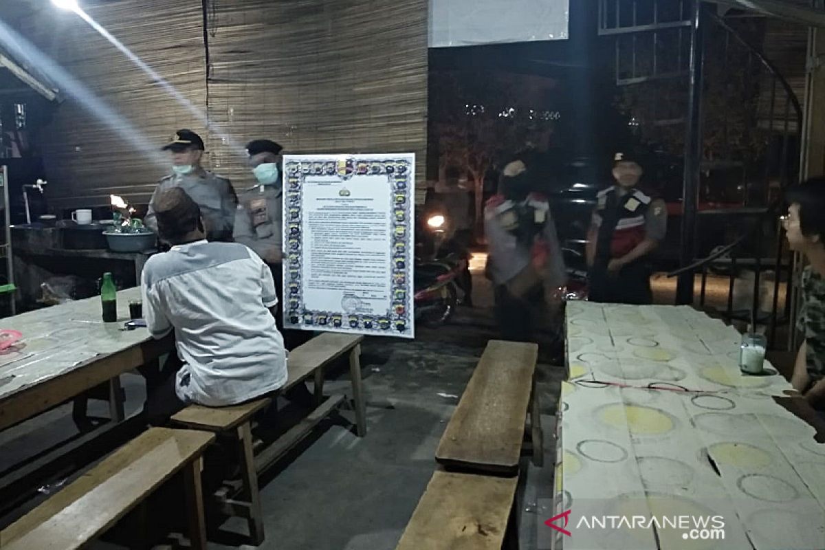 Polres Bangka Barat gencarkan patroli malam cegah penyebaran COVID-19