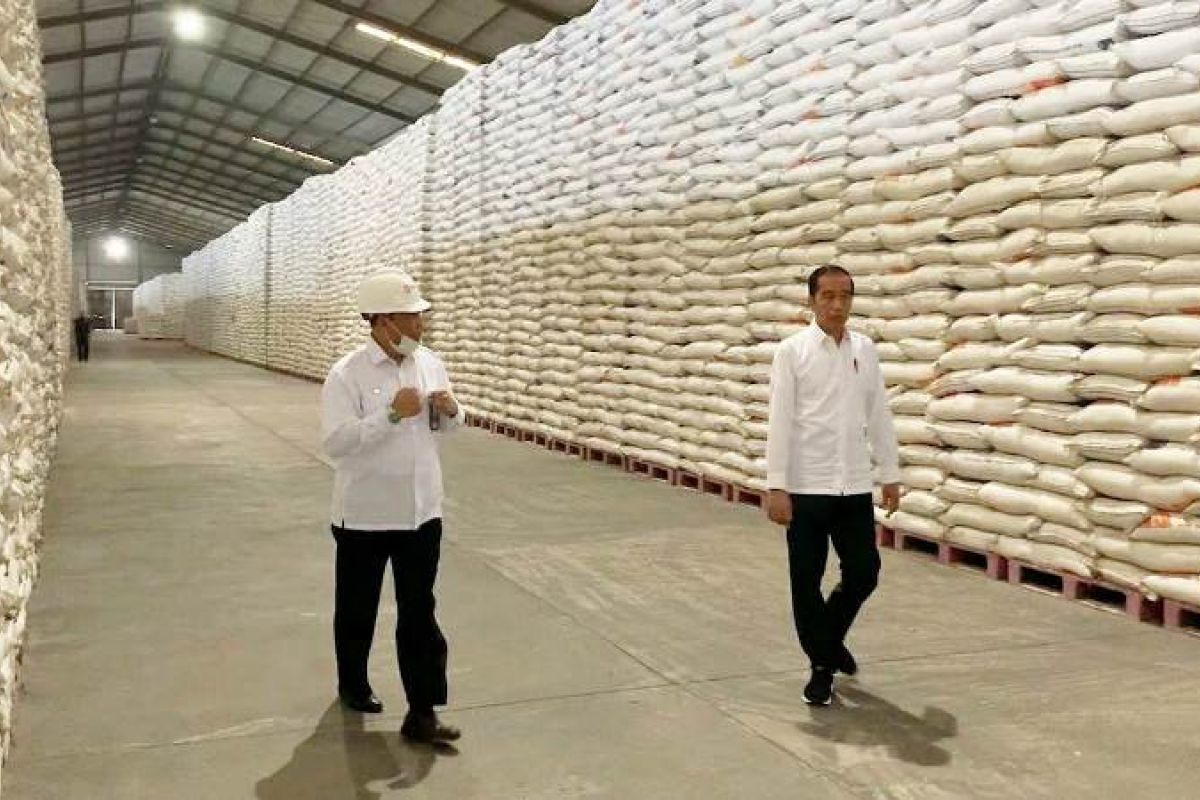 Bulog ensures food stocks to suffice despite demand spike