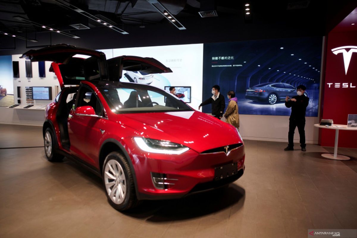Juni, Tesla mulai penjualan kendaraannya di China