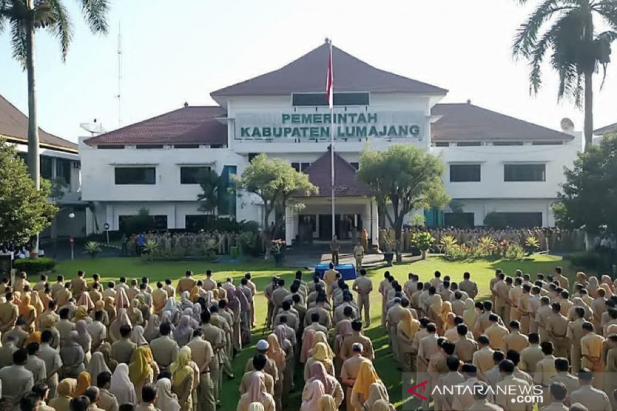 Bupati Lumajang ajak ASN sisihkan gajinya untuk COVID-19