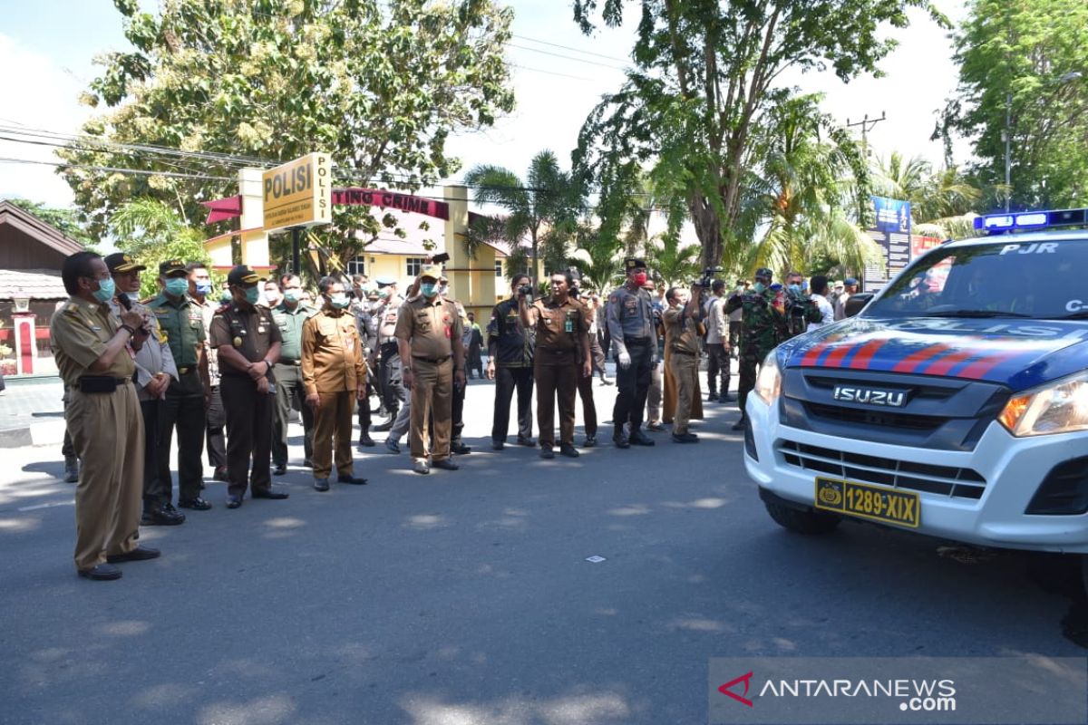 Gubernur Sulteng apresiasi Polri-TNI  lakukan penyemprotan disinfektan