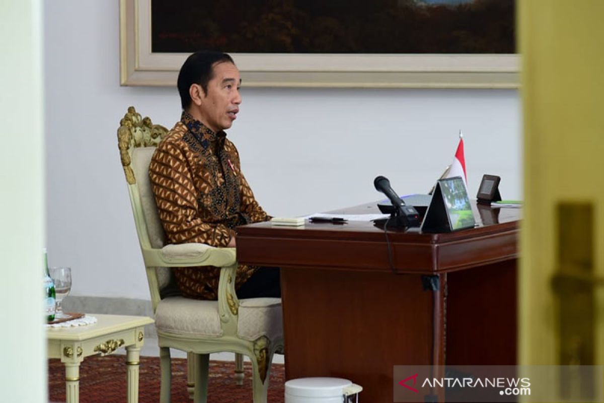 Jokowi orders strict monitoring of returning migrant workers