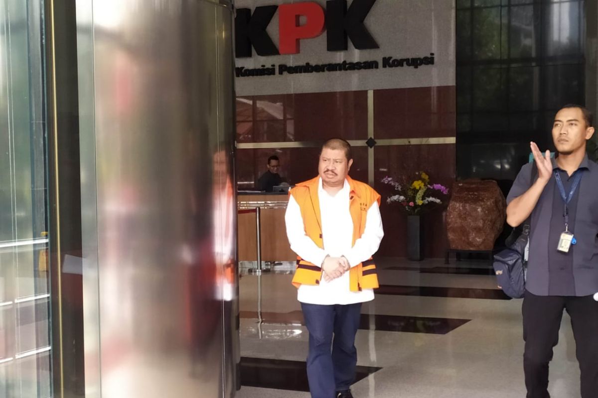 KPK telusuri aliran dana ke DPRD terkait korupsi Bupati Bengkalis