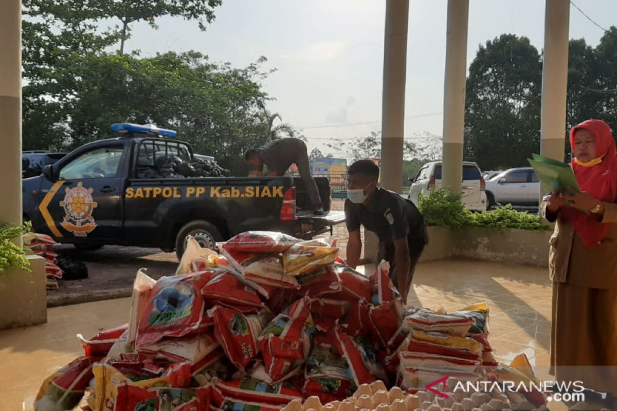 Galang donasi, Bupati Siak kumpulkan 980 paket sembako untuk ODP COVID-19